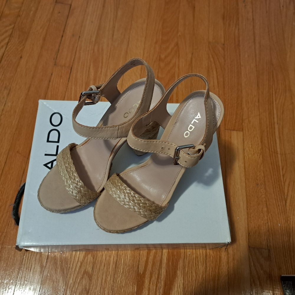 Sandals - Picture 4 of 5